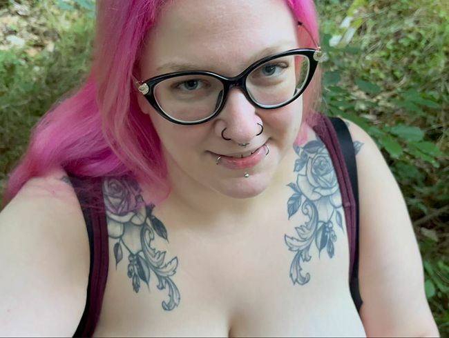 Abby Strange Porno Video: fi**en im Wald? Kein Bock