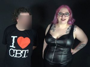 Abby Strange Porno Video: I love CBT! Ballbusting Spaß