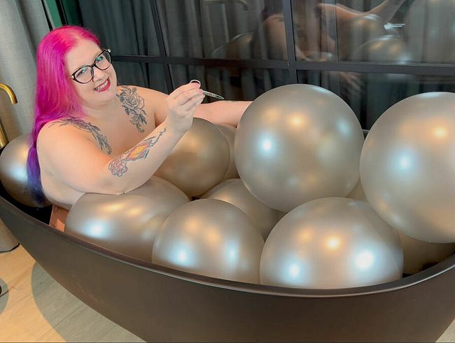 Abby Strange Porno Video: Ich räume die Luftballon Wanne auf...