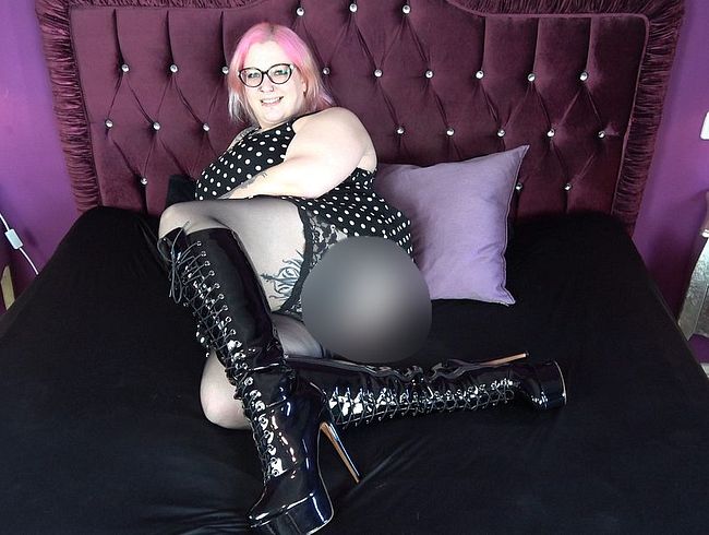 Abby Strange Porno Video: Lackstiefel cream**e fi** mit User